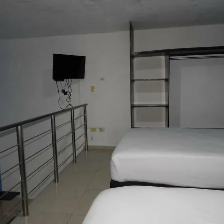 Easy Hotel