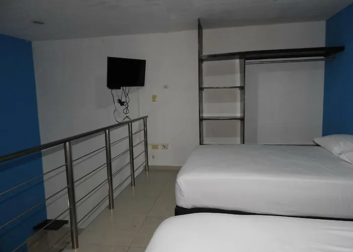 Easy Hotel *